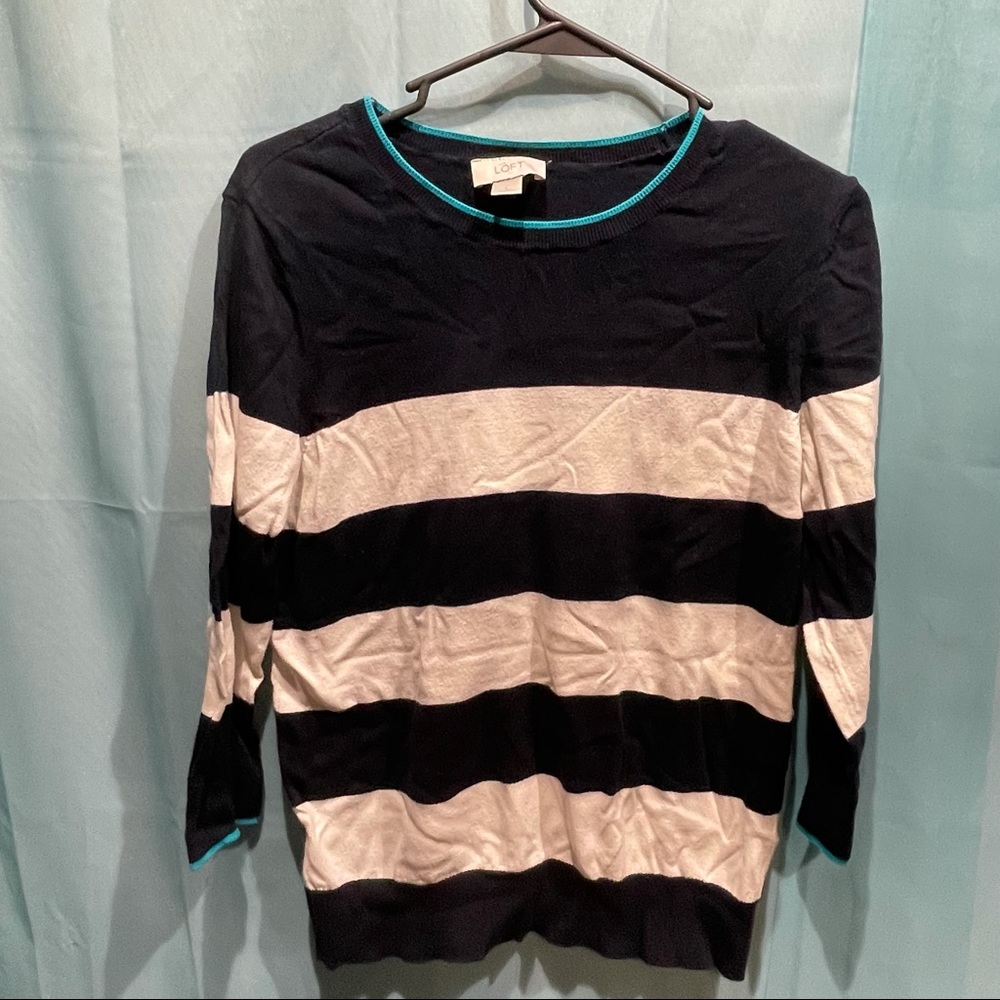 Loft Blue & White Sweater Size Large